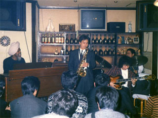 Dr. Lonnie Smith(org) Makoto Oka(ts) Miya(g)