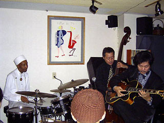 Jimmy Lovelace(ds) Mamoru Inagaki(b) Miya(g)