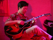 �{�V��M��