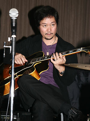 2005�N�����{�c�A�[